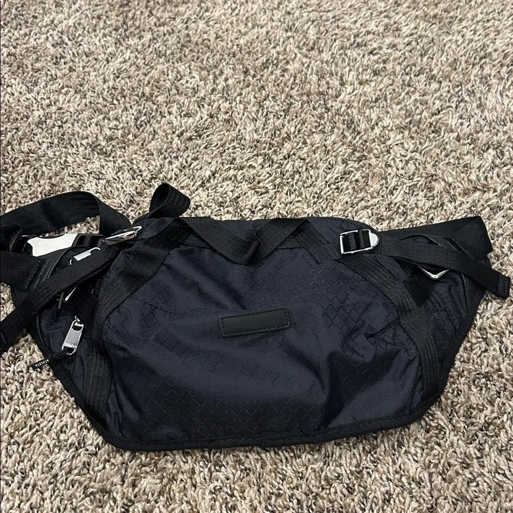 Black Athleta Crossbody Bag - Picture 1 of 6